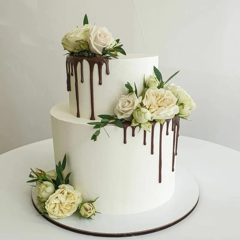 Варина мама торты Воронеж. Свадебный торт двухъярусный с цветами. Торт семейный. Торт на свадьбу на 20 человек. Варина мама торты