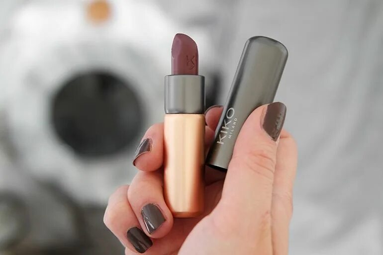 Kiko milano velvet passion matte 342. Kiko velvet passion. Kiko milano velvet passion 319. Kiko milano velvet. Помада для губ кико.