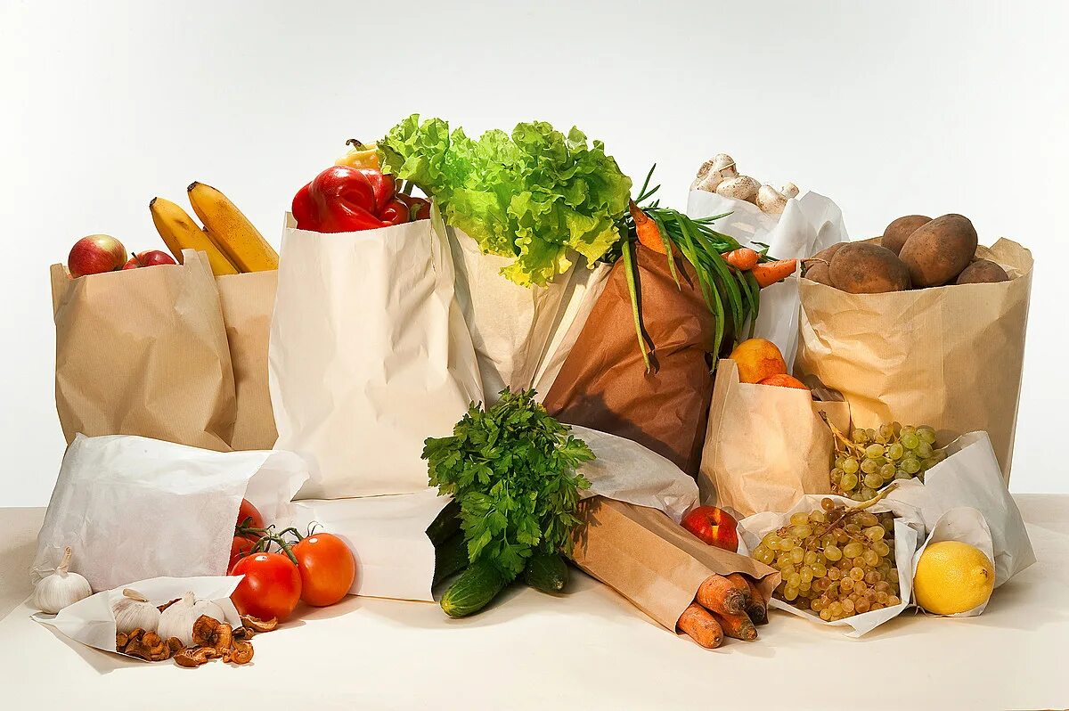 Сайт food. Пакет с продуктами. Бумажный пакет с продуктами. Куча продуктов. Продукты питания.