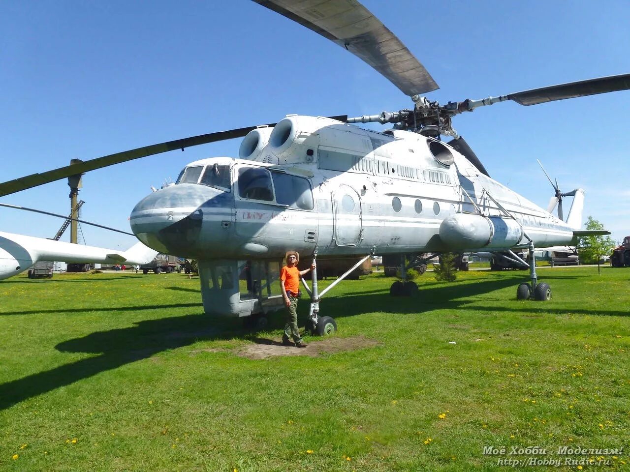 Реал ми 10 про. Ми-10 вертолёт. Вертолет кран ми-10. Ми 10 в Монино. Ми-11 вертолет.