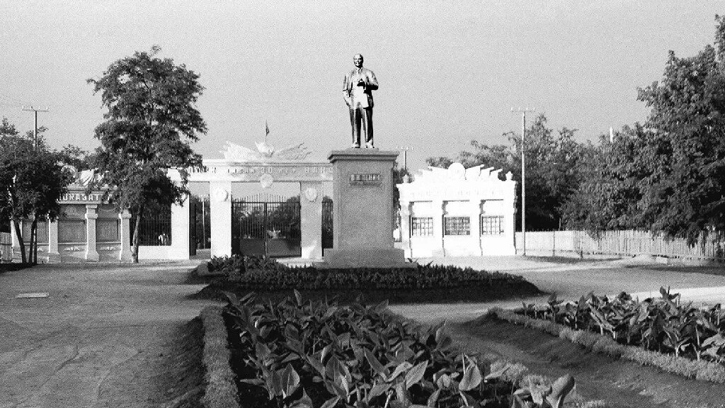 Сальск городской парк. Сальск 1980е. Парк 1940. Сальск СССР.