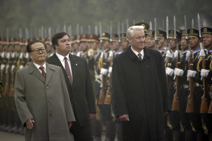 Китай 1996. Китайские монеты номиналом 10. Цзян цзэминь 1990. Китай 1996 год. Монета с пандой.