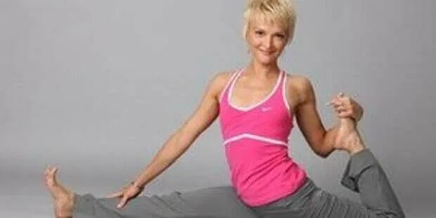 Пилатес аленой. Пилатес с аленой мордовиной. Алена мордовина пилатес. Стретчинг релакс. Кэрон картер в купальнике.