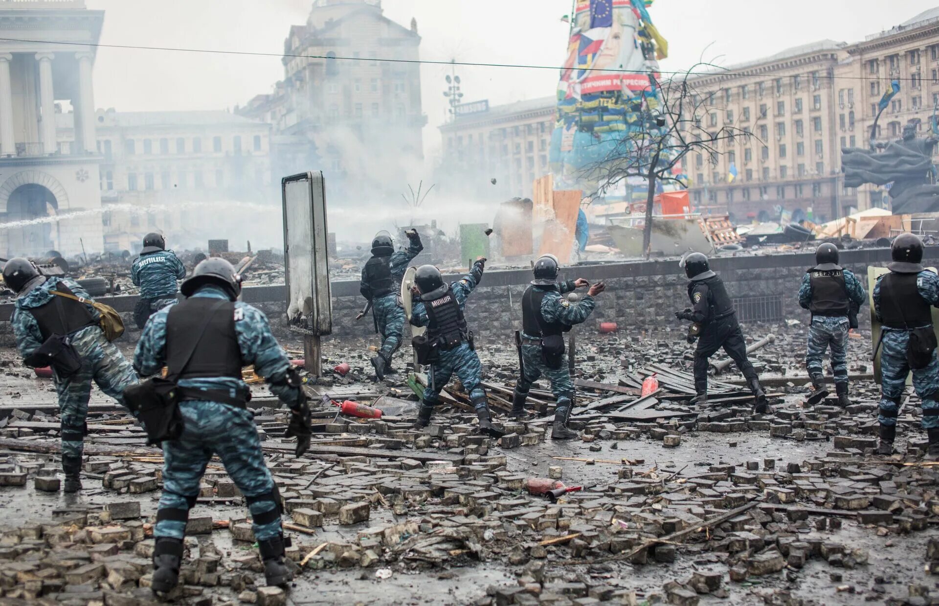 1tv ru майдан. Майдан на Украине в 2014 Беркут. Беркут 20 февраля 2014 на Майдане.