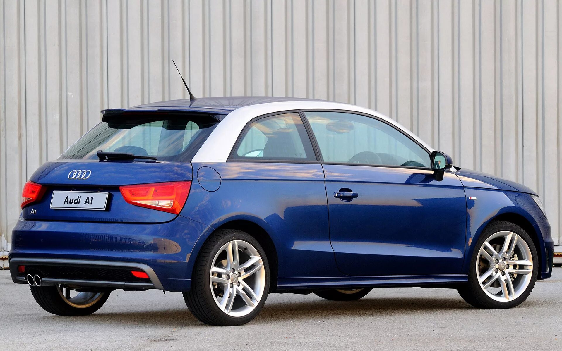 Audi a1 s1. Audi a1 s line. Audi a1 s line 2011. Audi a1 купе. Ауди 1 9 купить