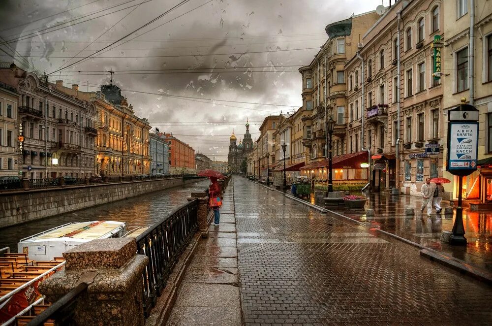 Санкт-Петербург дождь. Петербург дождь на Неве. Санкт петербург пасмурно