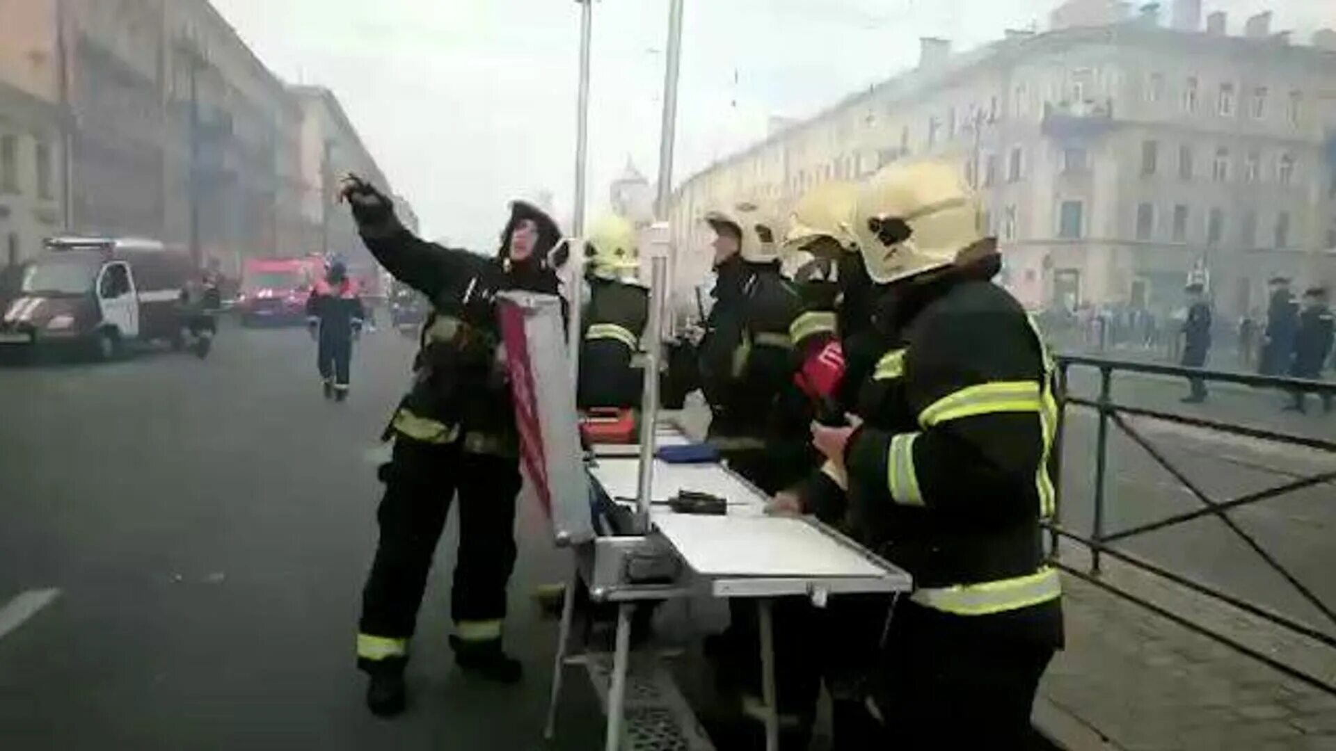Поджог на лиговском. Пожар в санкт-петербурге на лиговском проспекте сейчас. пожар на лиговском проспекте сейчас в питере. пожар на лиговском проспекте сейчас. пожар лиговский 115.
