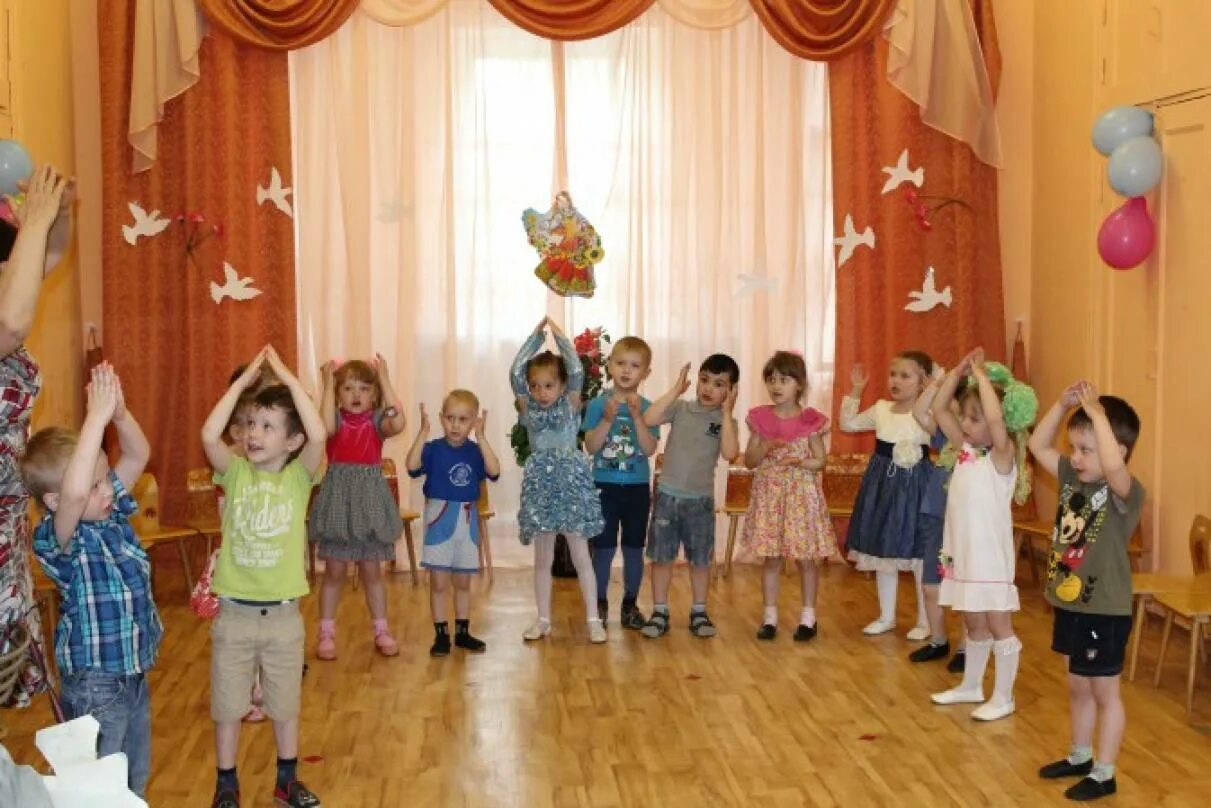 Весенний утренник в старшей группе. Весенний утренник в старшей группе