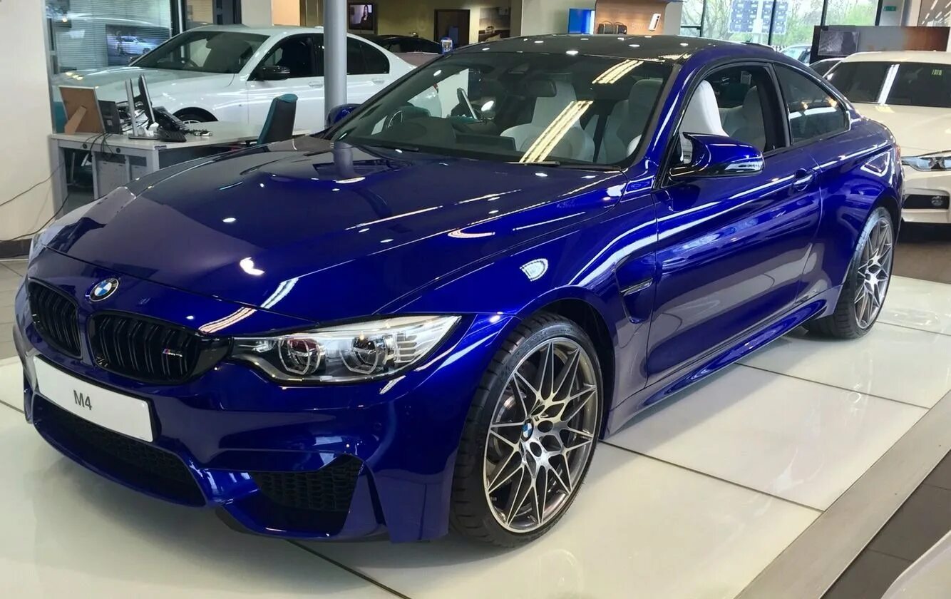 6 синего цвета. BMW m4 San Marino Blue. BMW b51 San Marino. BMW b51 San Marino Blue. Краска БМВ b51 San Marino.