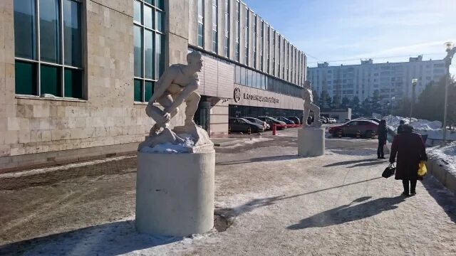Тц башкирия режим. Торговый центр башкирия уфа. лсц башкирия уфа. башкирия торговый центр ынтымак. тц башкирия уфа 1990 года.