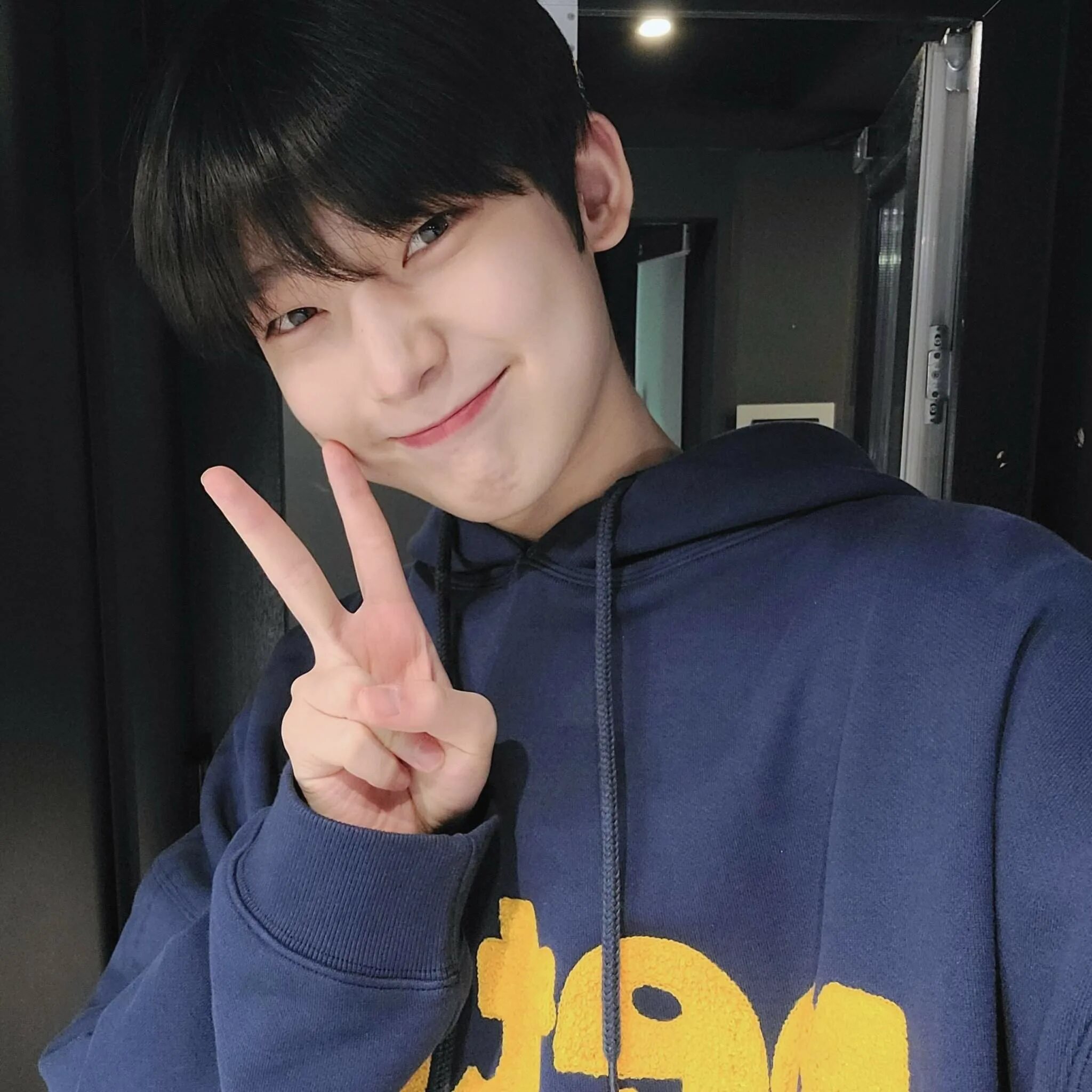 Kim sunoo. Enhypen участники сону. Сону iland. Enhapen сону. Ким сон у enhypen.