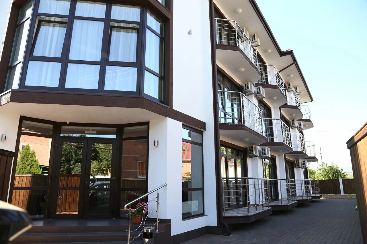 Дивноморское гостевые дома рядом. Улица черноморская дивноморское дом 15а. Манолис дивноморское. Дивноморское гостевой дом черноморочка. Гостевой дом в дивноморске северный 10.