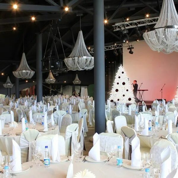 Роял бич крестовский. Royal beach, крестовский остров, южная дорога 14. Южная дорога 14 ресторан royal beach. Royal beach вип зал. Ресторан на крестовском острове роял бич.