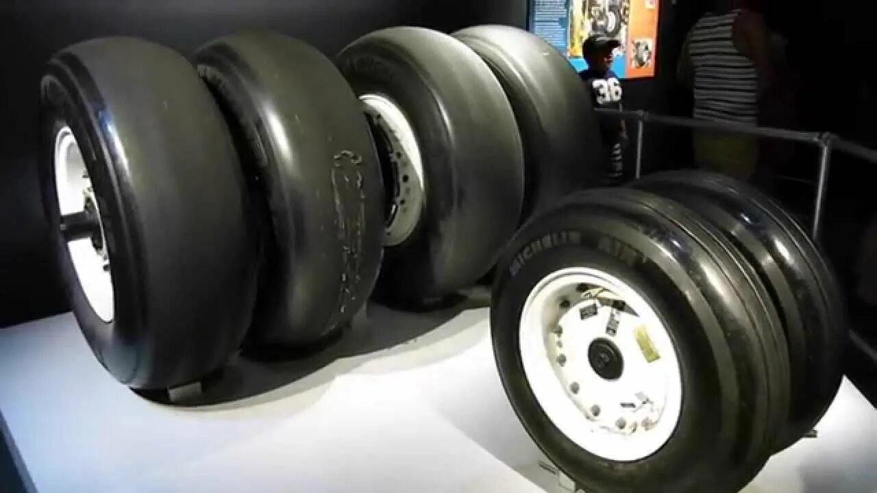 Дорогие шины. Самые дорогие покрышки. Космические шины. Диски Space Wheels.