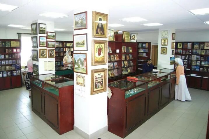 Часы работы монастыря. Богоявленский собор тихвинского монастыря. Димитрова пустынь монастырь. Оптина пустынь расписание весна. Апостола андрея первозванного новый афон.