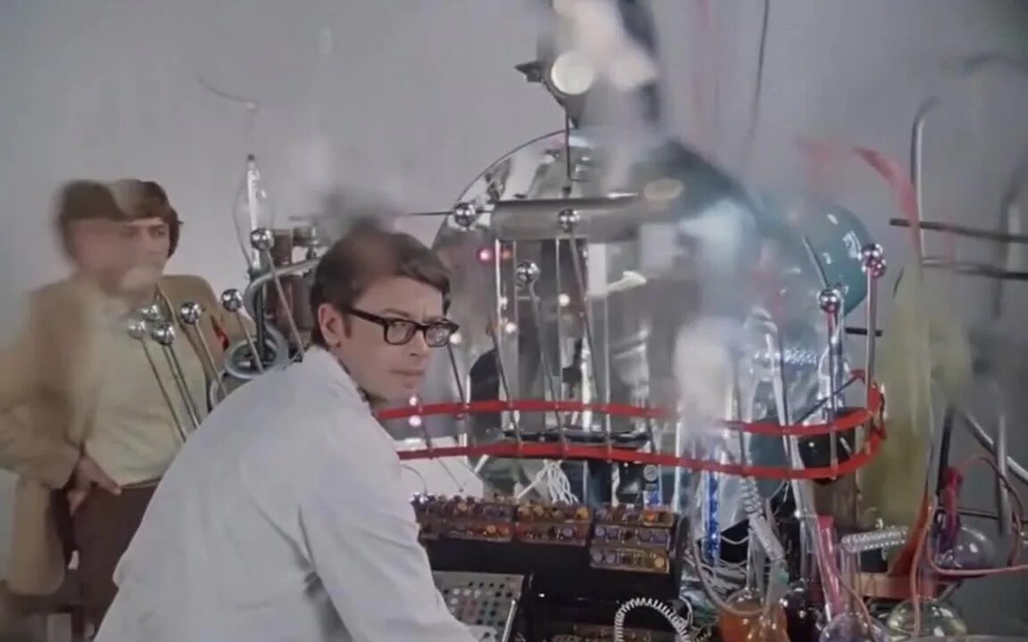 иван васильевич меняет профессию изобретение. иван васильевич меняет профессию машина времени. иван васильевич меняет профессию изобретатель. машина времени инженер. александр демьяненко иван васильевич меняет профессию (1973).