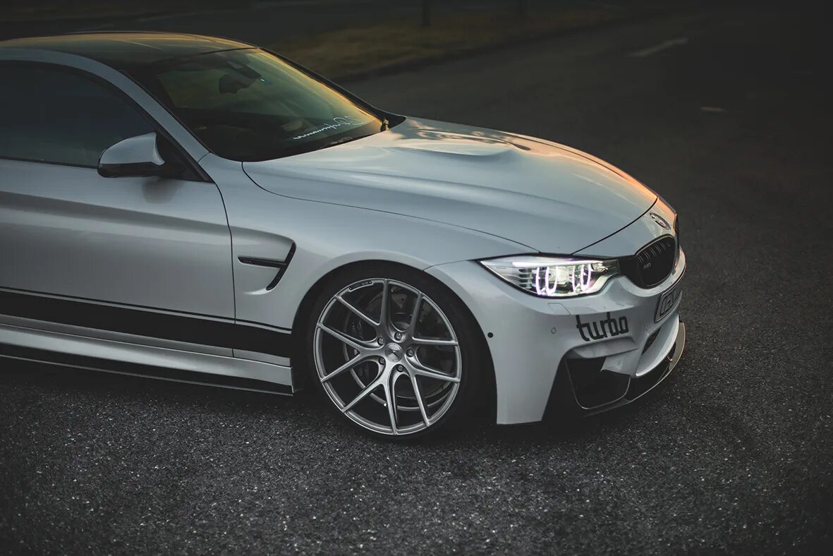 Z performance. BMW m4 z Performance. BMW m4 ZR Performance. Z Performance r19 BMW m4. BMW m4 Performance Wheels.