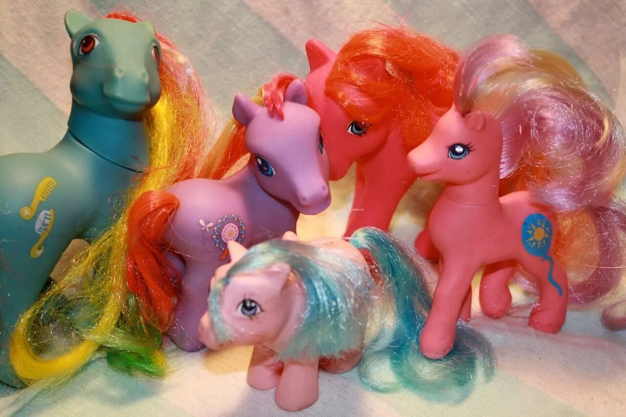 My little Pony 1980 игрушки. My little Pony игрушки 80х. My little Pony 1 поколение игрушки. My little Pony игрушка 1990.