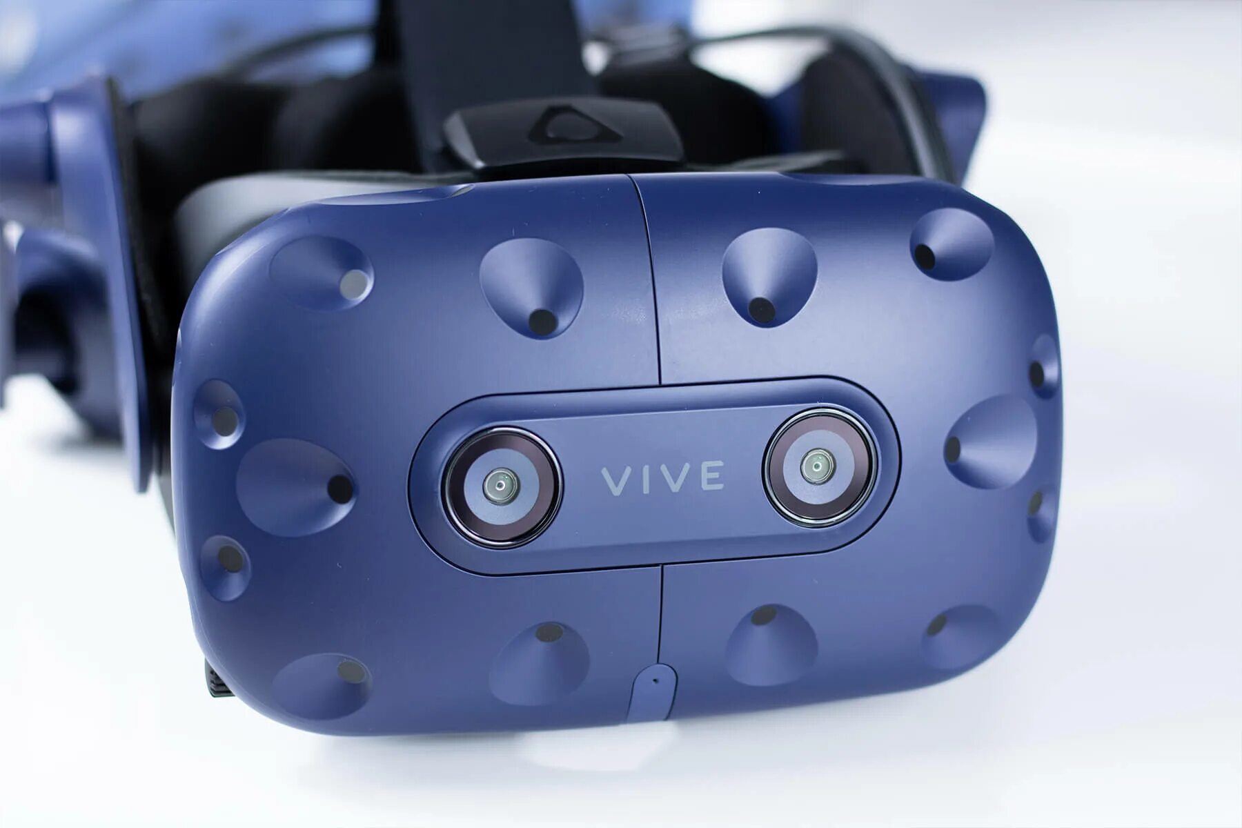 Система виртуальной реальности htc vive. Vr шлем htc viva. htc viva pro 2 full kit. вр очки htc vive. контроллеры htc viva 3.