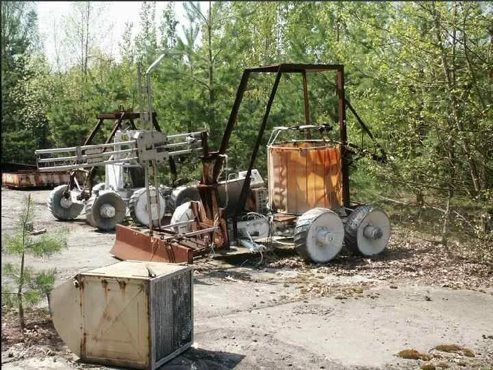 Стр 1 робот. Стр-1 робот чернобыль. робот стр-1 чаэс. роботы ликвидаторы чаэс. джокер чернобыль 1986.