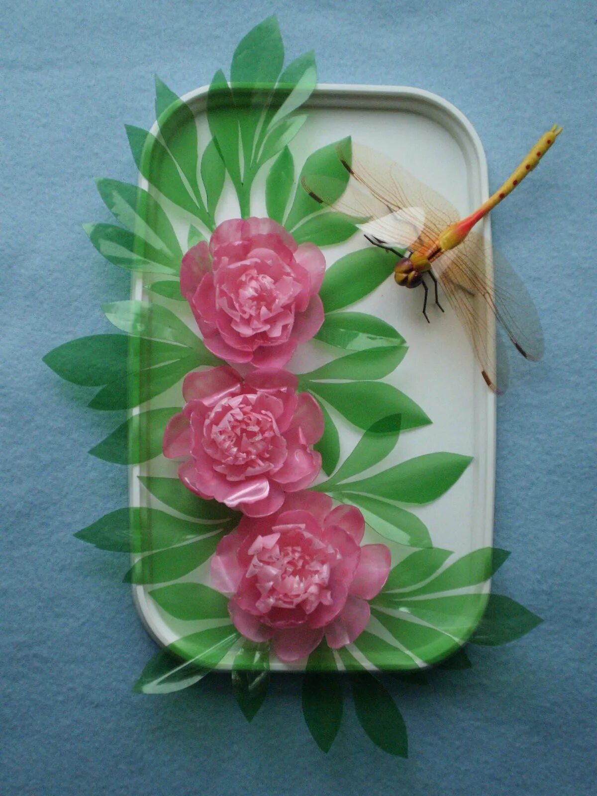 Панно из бутылки. Декор из винных пробок. Панно из крышек от пива. Панно с бутылочками. Панно из крышек.