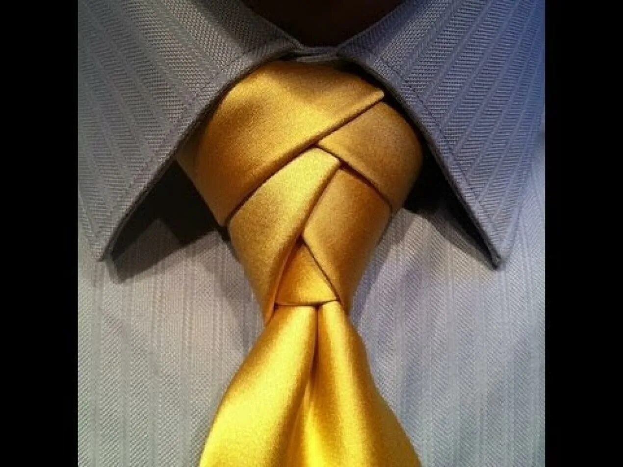 Завязываем мужской галстук видео. Узел Элдридж галстук. Узлы для галстуков. Необычные узлы для галстука. Завязать галстук красиво.
