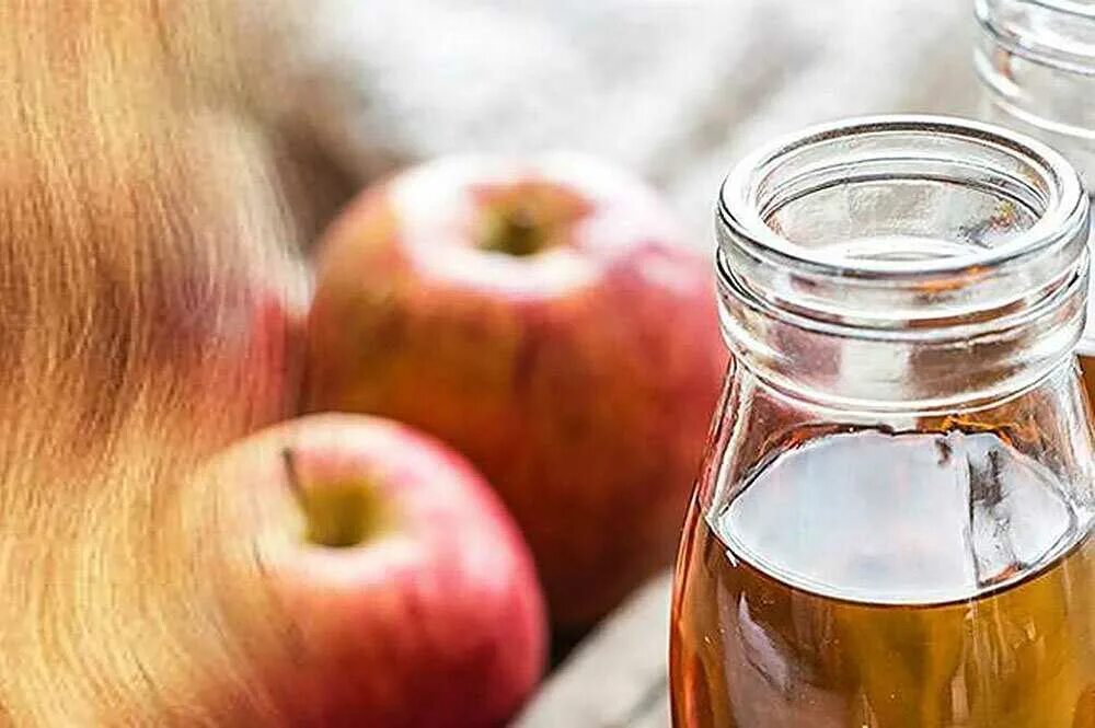 Маска для волос яблоко. Яблочный уксус. Уксус Apple Cider Vinegar. Яблочный уксус для волос. Яблочный уксус от перхоти.