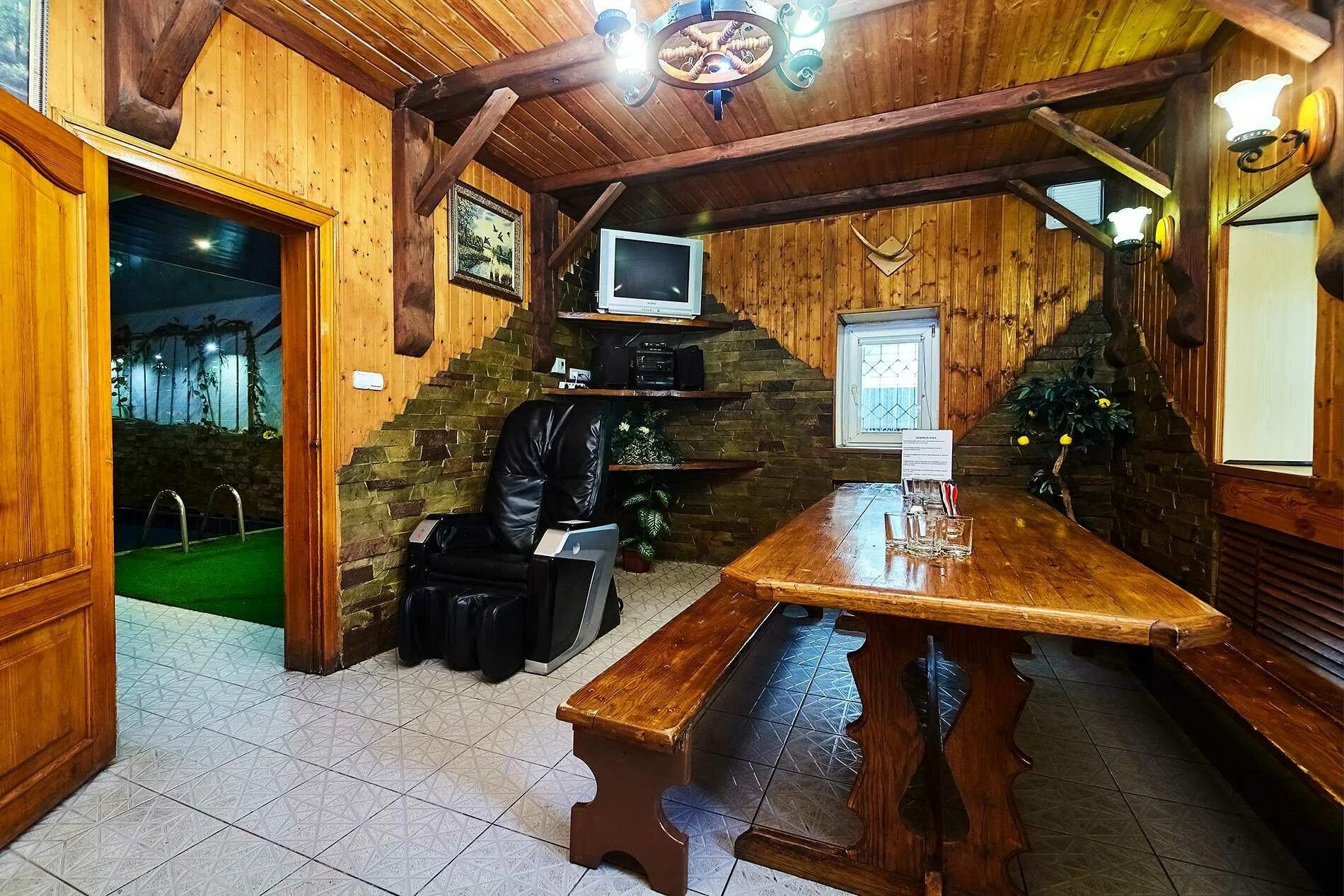 Самарская 140 баня самара. Баня рядом с домом. Коттедж рыжий кот самара. Баня охотник. Минусинск синеборск снять домик.