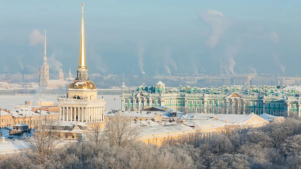 Спб январь. Санкт-Петербург Адмиралтейство зима. Адмиралтейство зима Питер. Зимний Санкт-Петербург шпиль Адмиралтейства. Эрмитаж и Адмиралтейство.