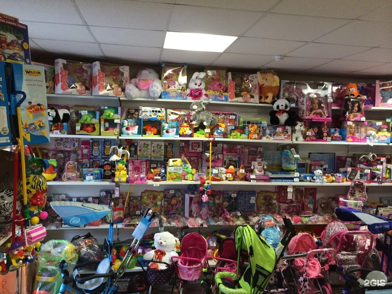 сувениры. сувениры из казанского кремля. рынок сувенирные изделия. казань вещевой рынок тура. казань где продаются.