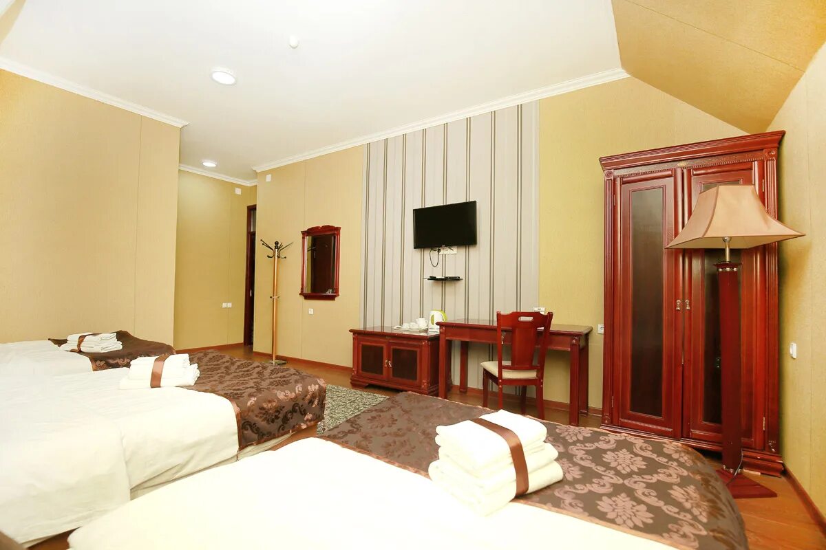 Обои худжанд. Худжанд Делюкс гостиница Делюкс. Hotel Худжанд. Мехмон хона дилукс хужанд. Дилхос гостиница Худжанд.