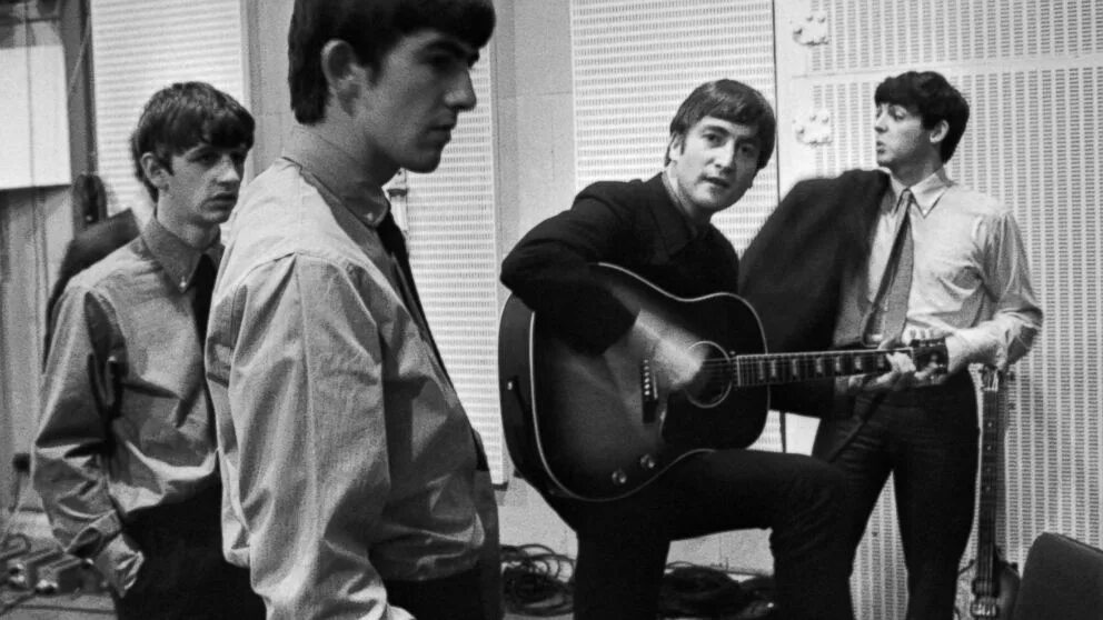 Beatles hop. Beatles hop. Битлз хоп хей хоп. Beatles hop. Песня оп - эй, гоп - битлз.