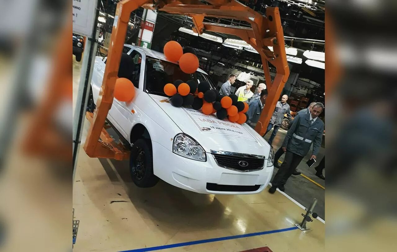 веста кросс 2022. Lada xray конвейер. какую ладу перестали выпускать. ваз 2121 нива завод. автоваз гранта завод.