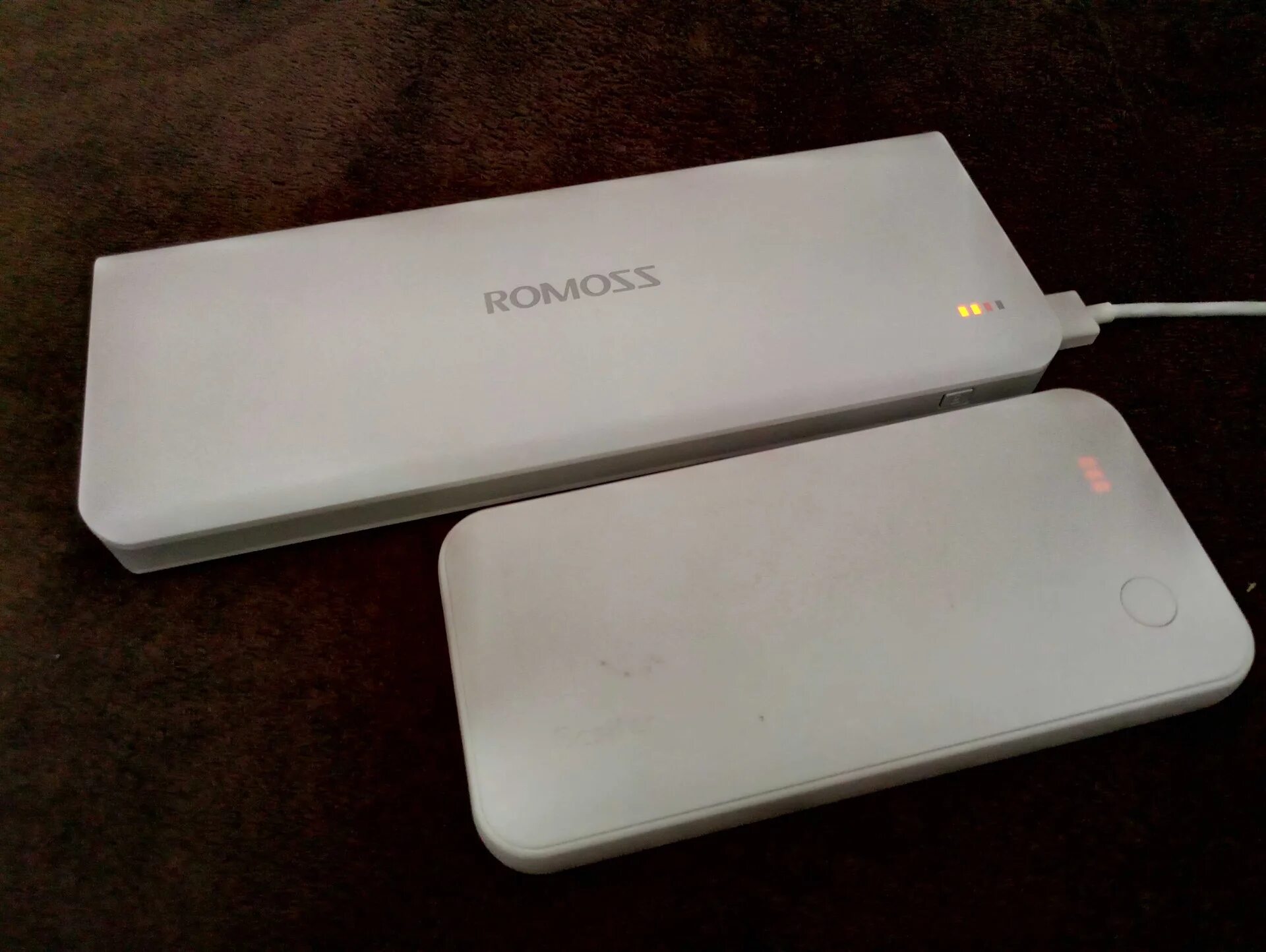 Беспроводная зарядка для infinix 30. Повербанк 20000 Mah ДНС. Romoss rs1000. Повербанк Romoss 20000. Повербанк Ниссан 2000.