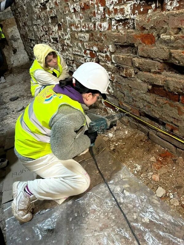 будни наполнены. надпись бухнем. студенческие дни комикс том 2. прикол трудовые будни рисунок. будни наполнены.