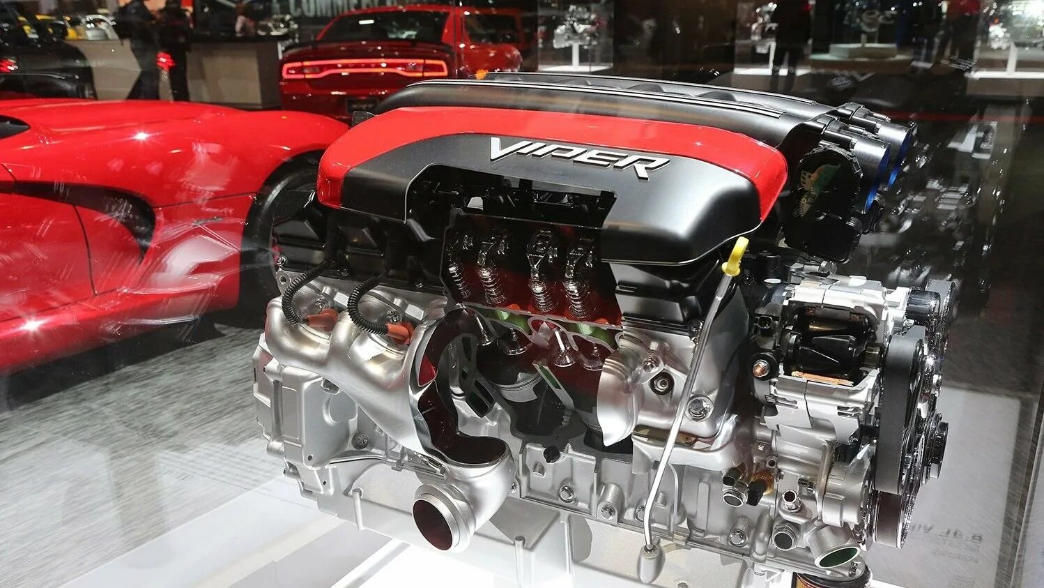 Двигатель dodge Viper v10. Dodge Viper двигатель v12. Dodge Viper v10 engine. Двигатель Додж Вайпер 8.4.