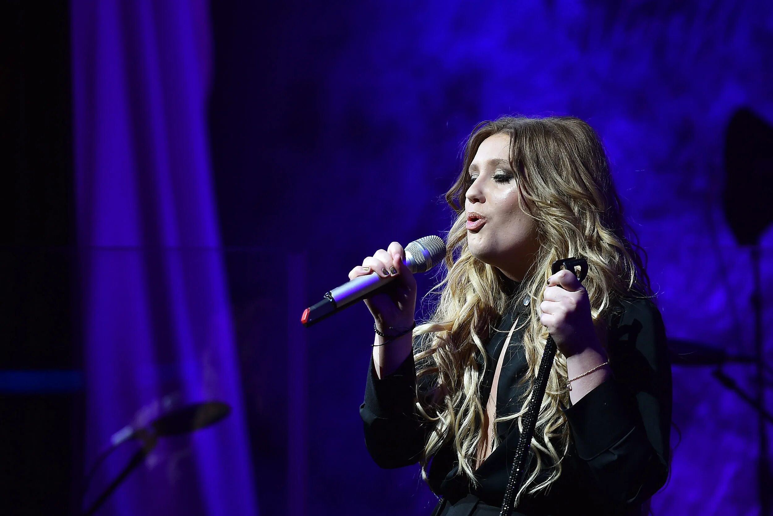 Ella henderson 2023. Ella henderson - react. Ella henderson fitness. Ella henderson 2023. Ella henderson alibi.