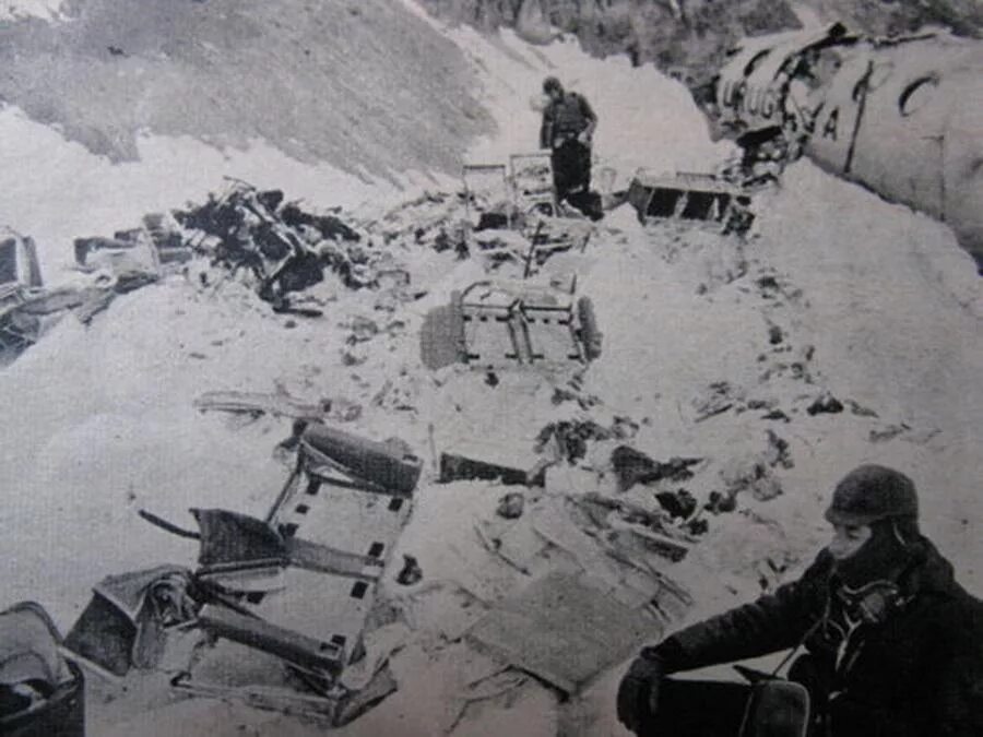 Анды 1972. 13 Октября 1972 года чудо в Андах. 13 Октября 1972 года катастрофа самолета FH-227 В Андах.