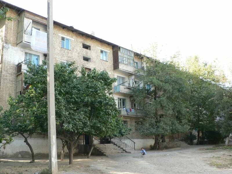 кызыл-кия улица маяковского. кызыл кия сулайманабад. город кызыл кия видео. лалафо кызыл кия. кызыл кия ул калинина.