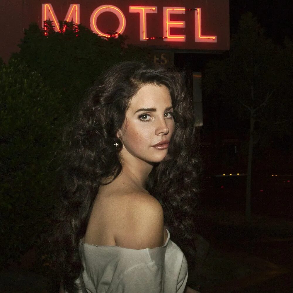 Кэролайн грант. Ride lana del rey текст. Be my daddy lana del rey альбом. Elvis is my daddy, marilyn's my mother,. Кэролайн грант.