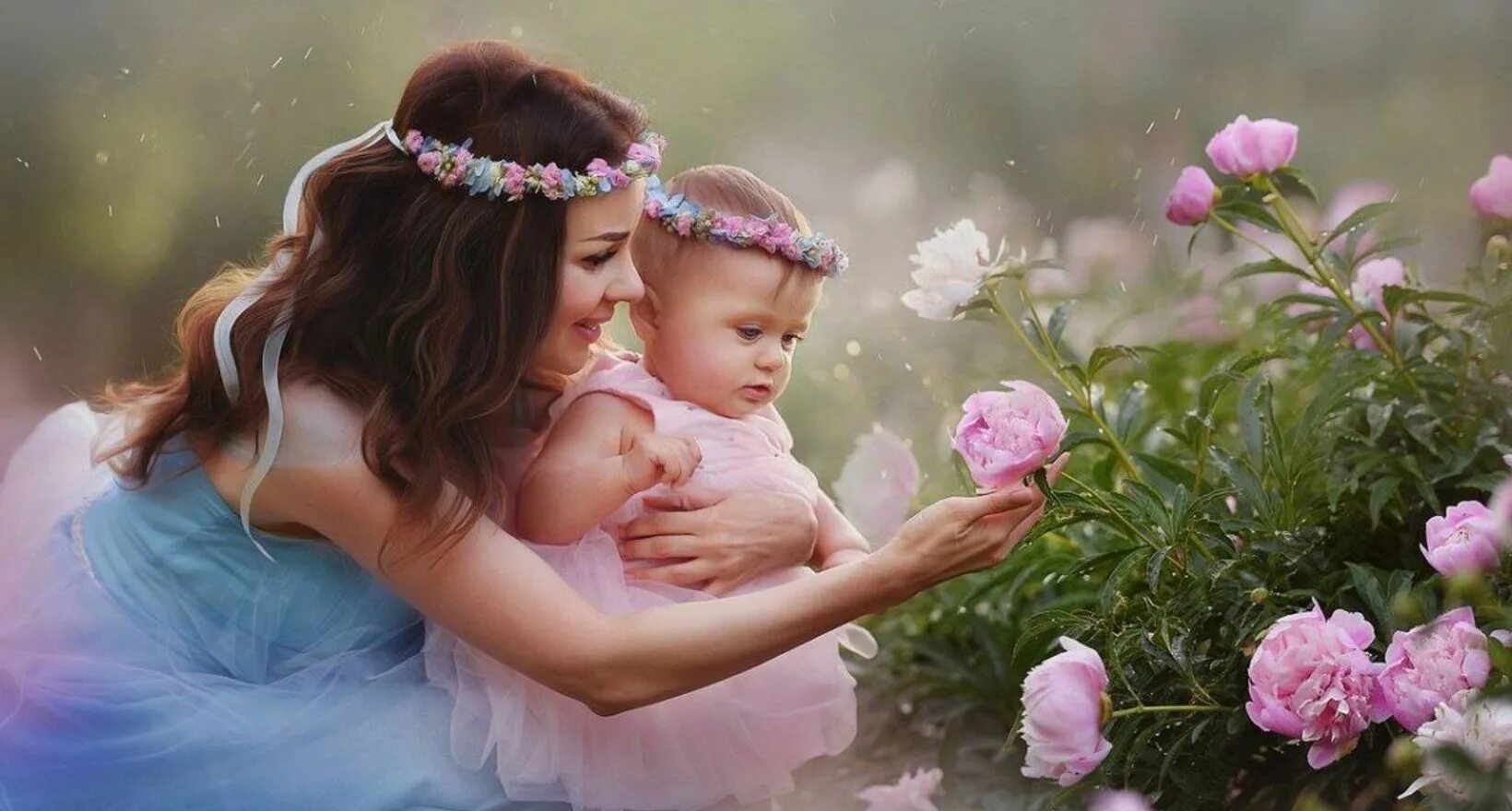 Красивые цитаты про маму. Мама это мир и любовь. Мама это целый мир. Прекрасен мир любовью материнской. Мама это мир и любовь.
