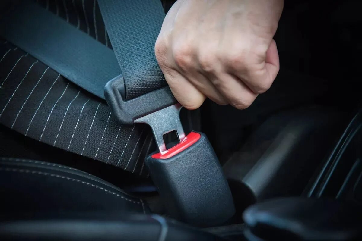 Гибдд ремень безопасности. Seat Belt. ОПМ ремень безопасности. Непристегнутый ремень. Пристегнутый ремень безопасности.