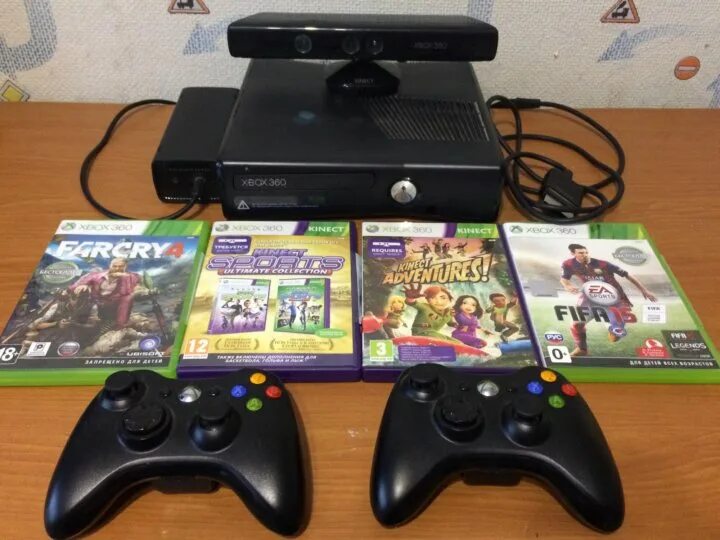 Приставка для телевизора ребенку. Xbox 360 Kinect 2 джойстика. Xbox 360 s. Buffalo Xbox 360. Kinect Xbox 360 с джостиковым.