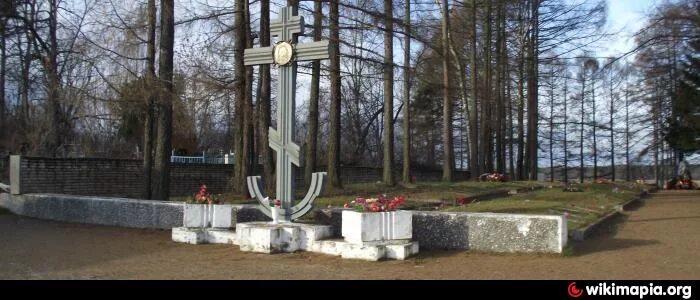 Братское кладбище тихвин. Золочев братское захоронение. Мемориальный комплекс братское кладбище тихвин. Фишева гора тихвин. Тихвин памятник детям блокадного ленинграда.