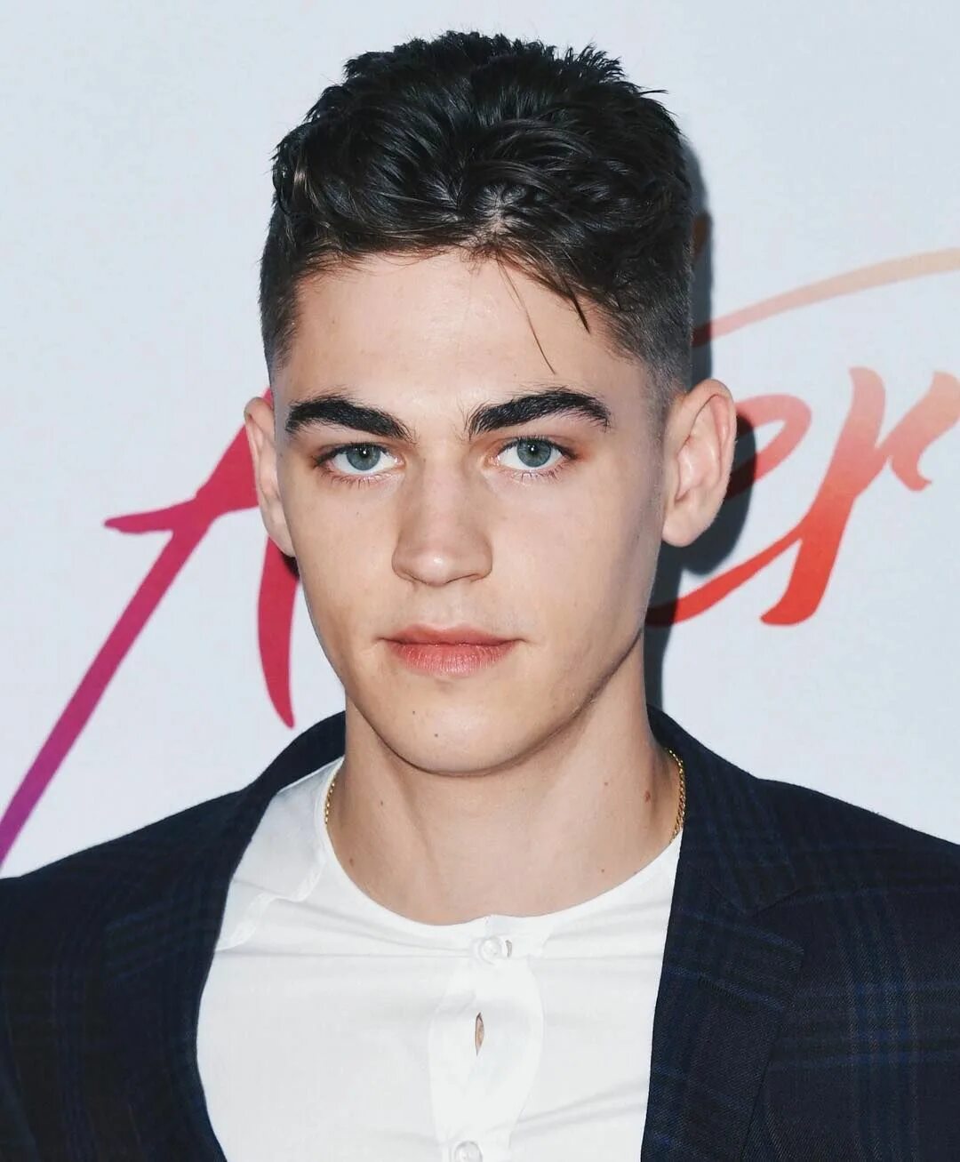 Фильм после тристан. Хардин скотт. After actor. Хиро файнс-тиффин хардин после. Хиро файнс-тиффин.