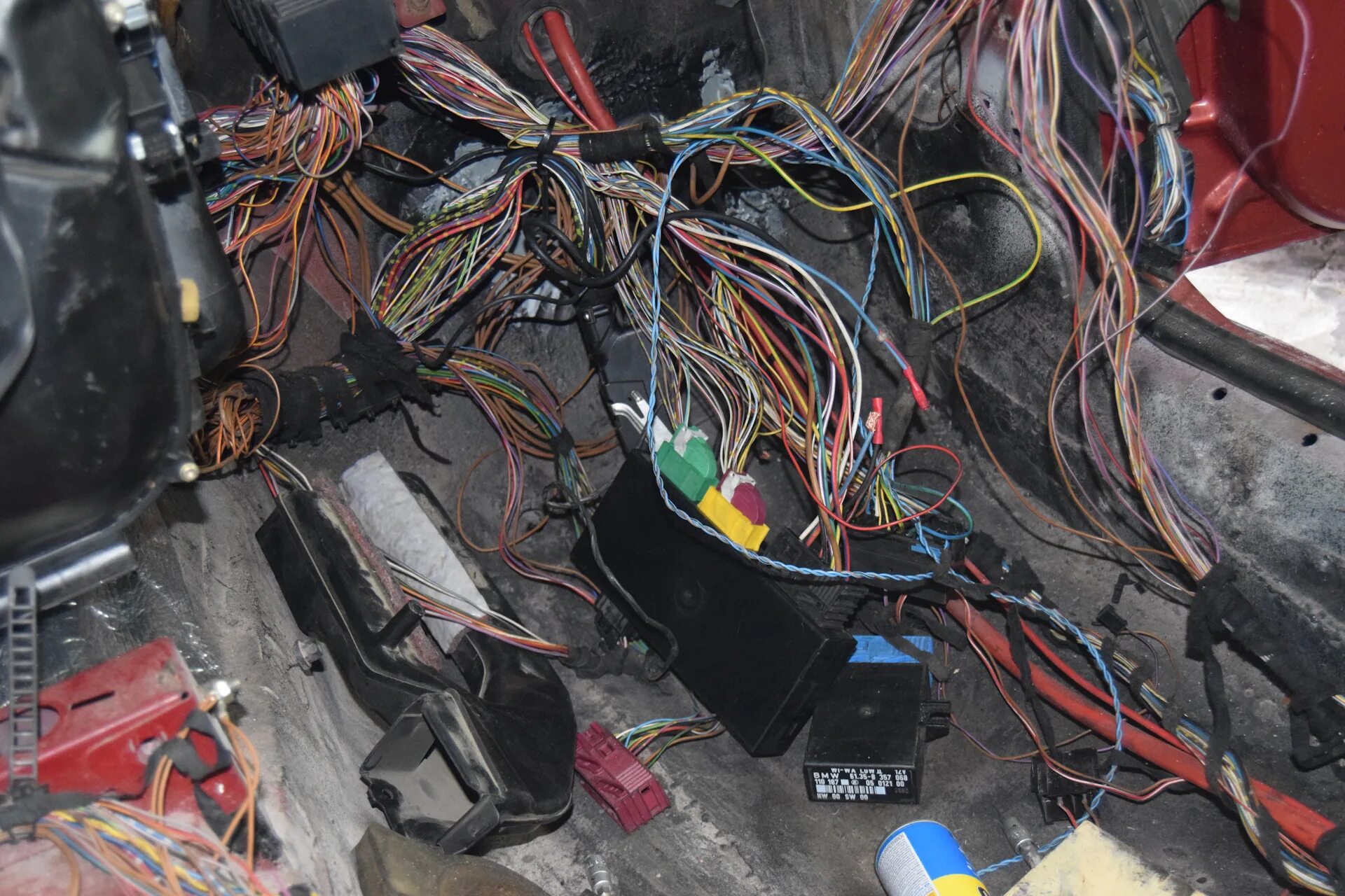 Проводка bmw e39. Электропроводка бмв е32. Проводка бмв. Проводка бмв. Проводка бмв е36 салонная.