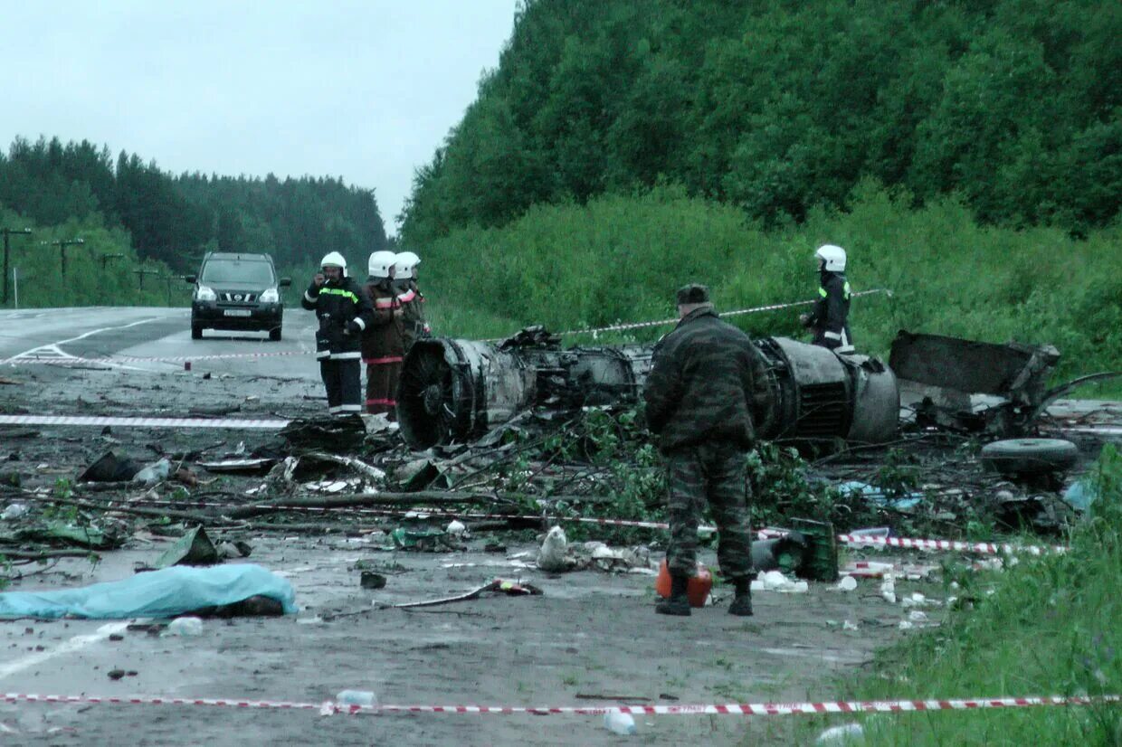 28 июня 2011. Катастрофа ту-134 под Петрозаводском. Ту 134 Петрозаводск катастрофа. Катастрофа ту-134 под Петрозаводском в 2011 году. 20 Июня 2011 авиакатастрофа ту-134 под Петрозаводском.