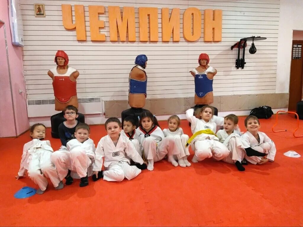 спортивные секции в краснодаре. клуб чемпион краснодар. ск чемпион краснодар. дворец спорта чемпион краснодар. чемпион тренировочный центр краснодар.