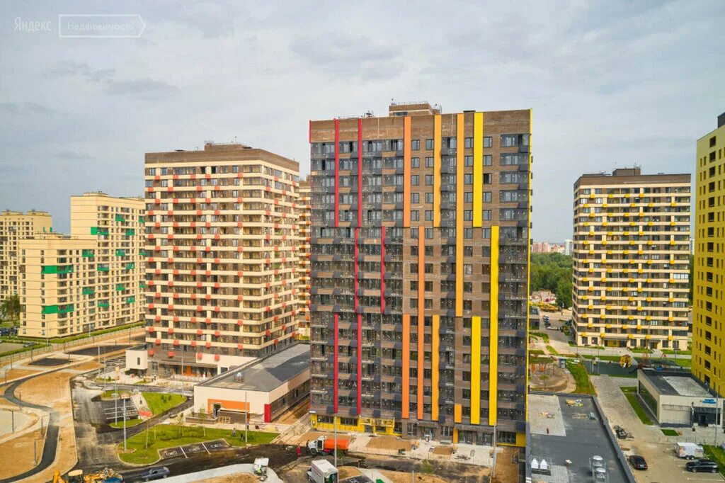 строящиеся дома в мытищах. стрелковая. стройки подмосковья. строящийся многоквартирный дом. мкр олимпийский мытищи.