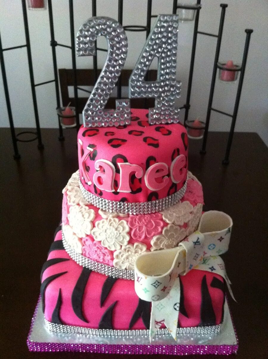Fc 24 birthday. Торт на день рождения девочке 24годп. Торт на десятилетие девочки. Тортик на день рождения 24 года. Торт на день рождения девочке 24 года.